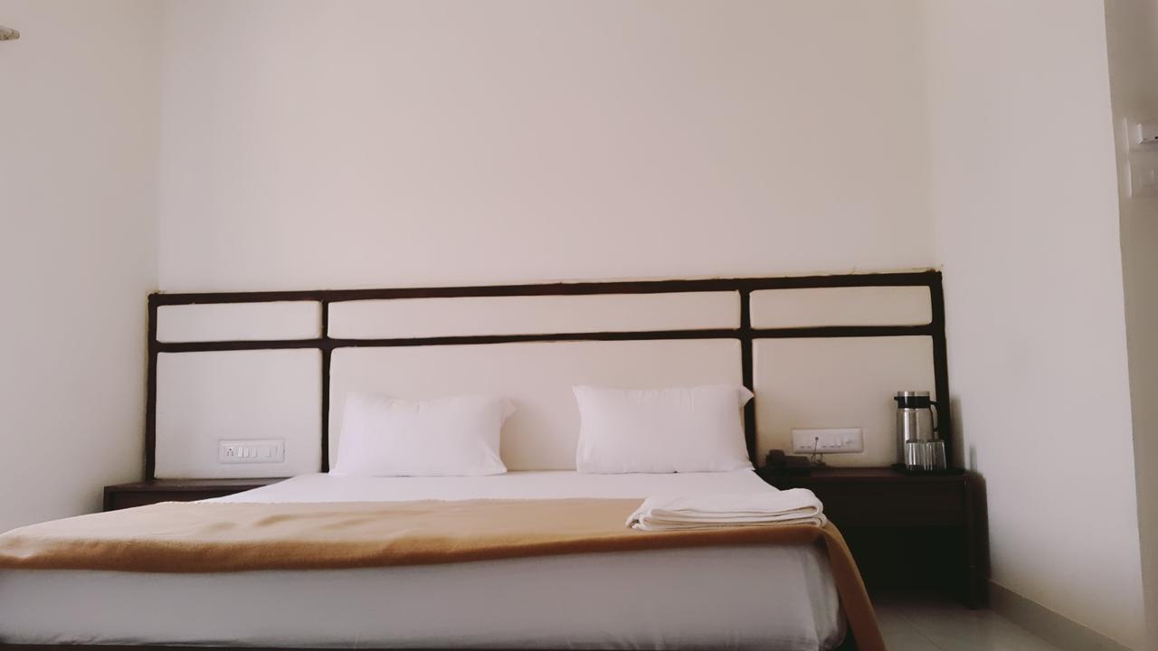 Shree Jee Intenational Hotel นาถดวารา ภายนอก รูปภาพ