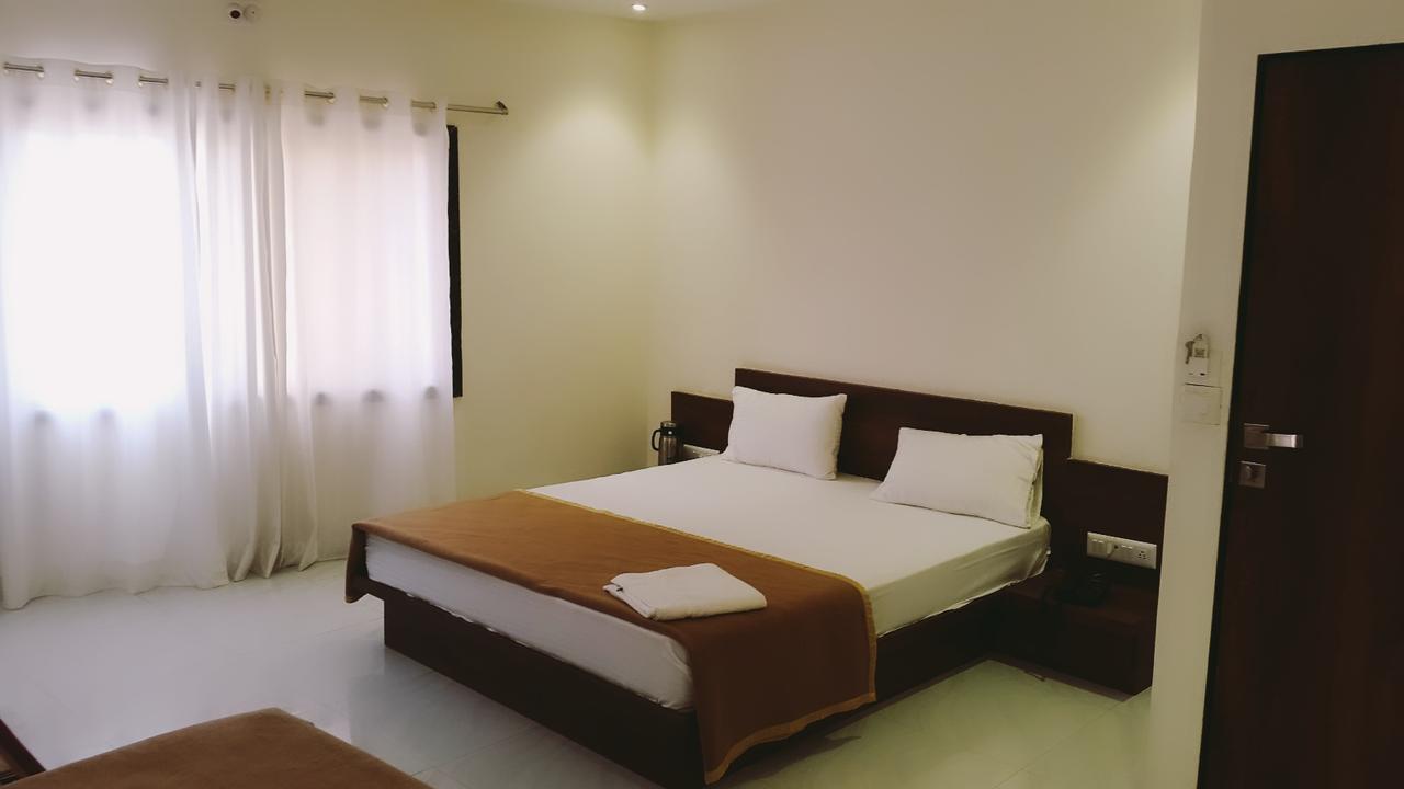 Shree Jee Intenational Hotel นาถดวารา ภายนอก รูปภาพ
