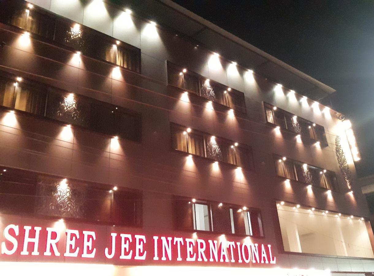 Shree Jee Intenational Hotel นาถดวารา ภายนอก รูปภาพ